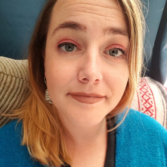 Meet your Posher, Casey - Picture 2 of 3